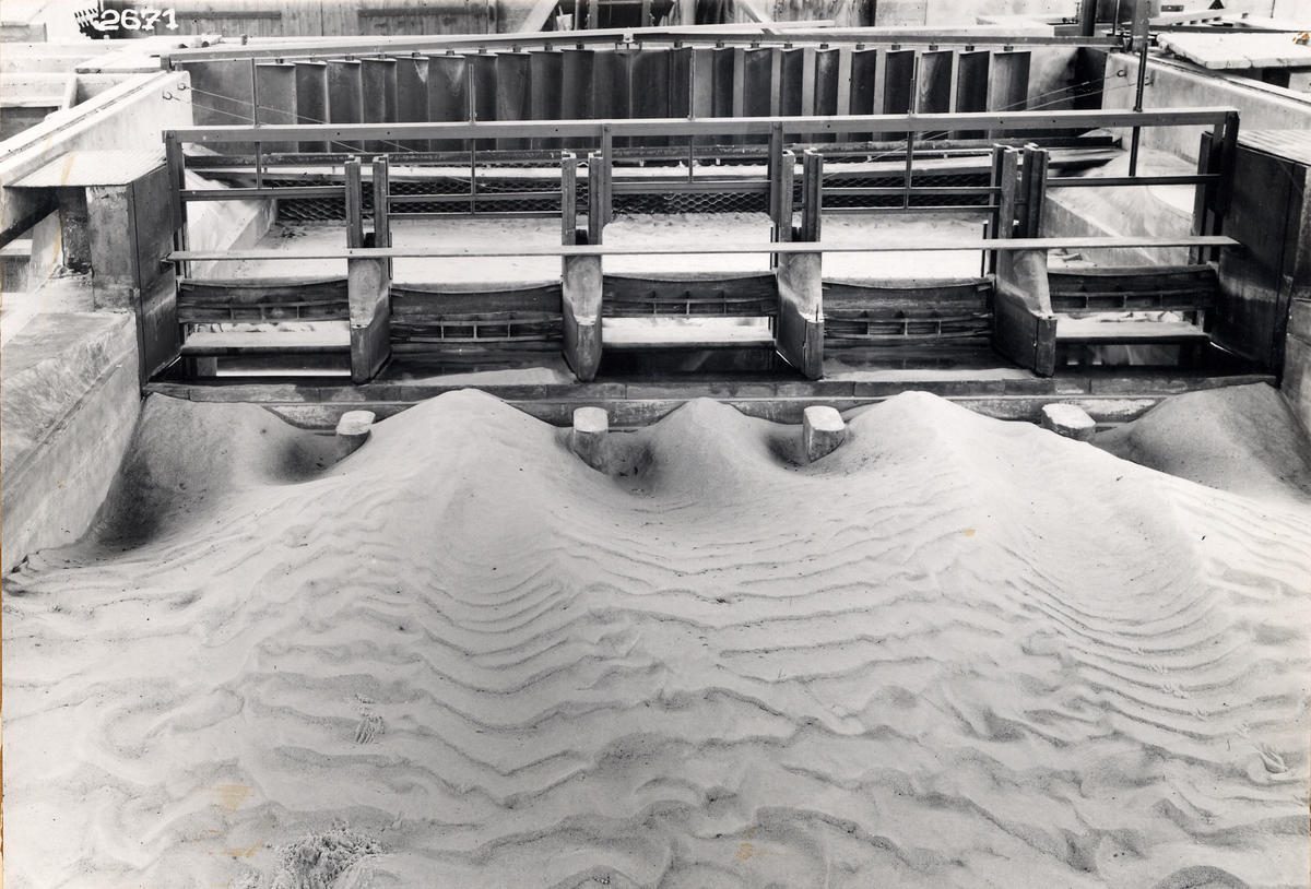 Scale model of scour at the foot of the Jons dam